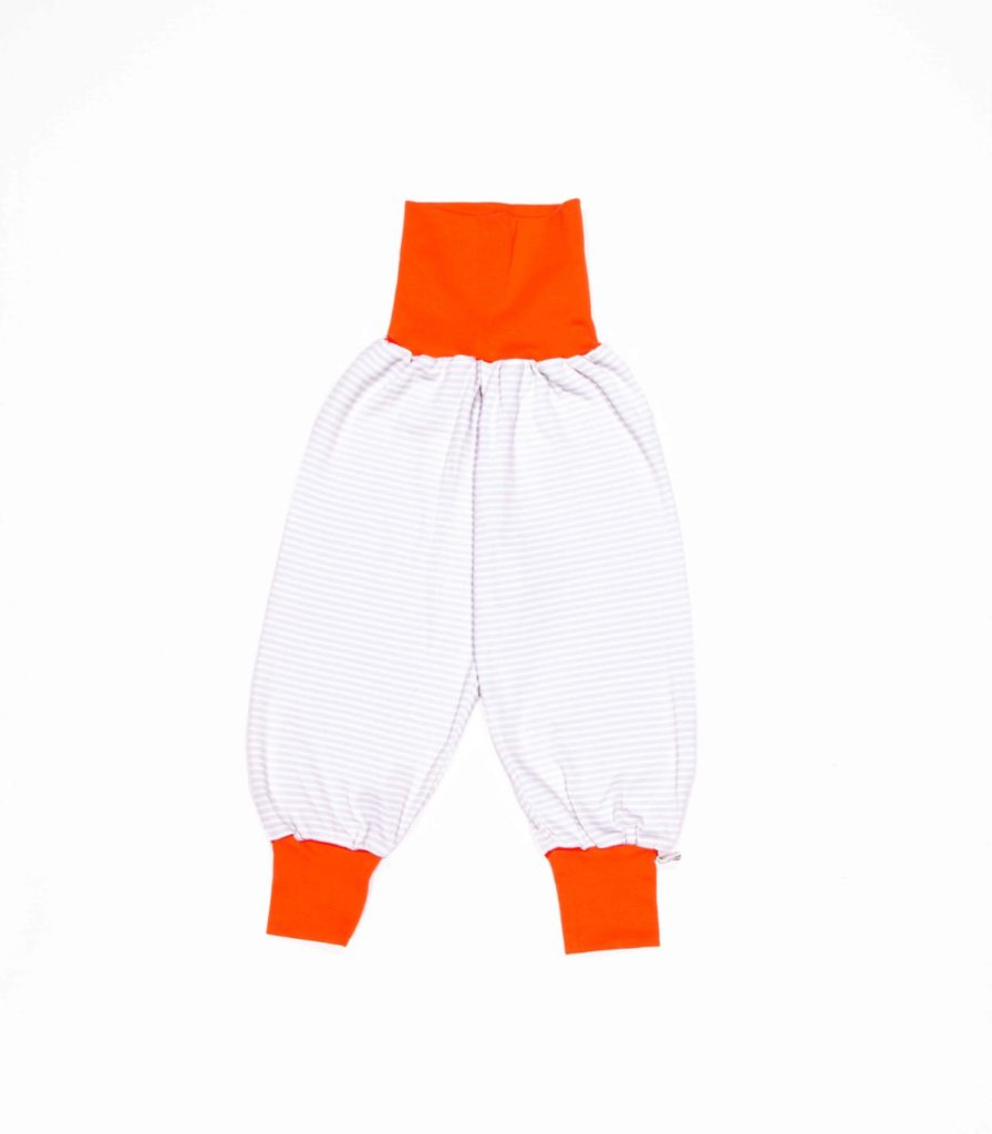 Piratenhose Biobiobio in grauem Ringel mit orangem Bund