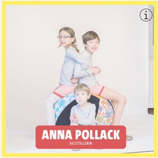 Waldviertler Hausmesse 2024, Ausstellerin anna * pollack, 3 Kinder mit einem großen Sitzball mit Überzug